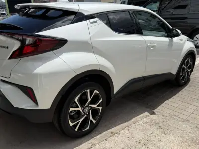 Toyota C-HR 2020 · foto 4