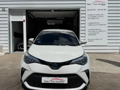 Toyota C-HR 2020 · foto 2