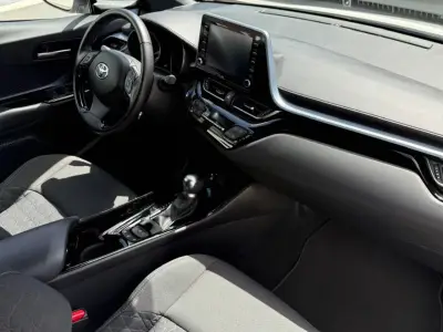 Toyota C-HR 2020 · foto 13