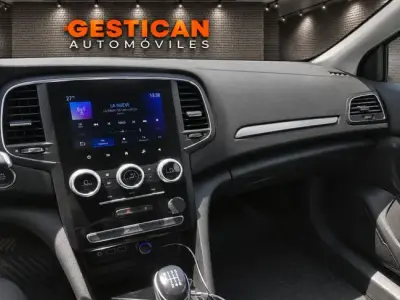 Renault Megane 2024 · foto 11