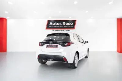 Toyota Yaris 2024 · foto 3