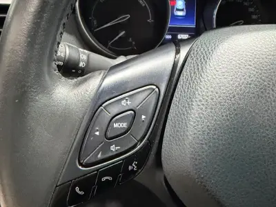 Toyota C-HR 2022 · foto 9