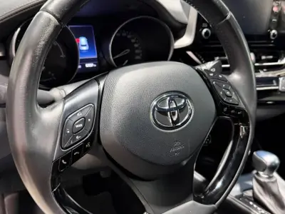 Toyota C-HR 2022 · foto 8