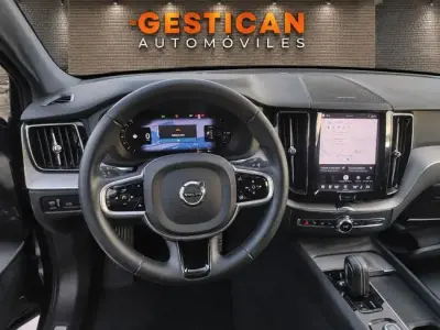 Volvo XC60 2022 · foto 8