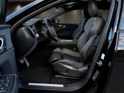 Volvo XC60 2022 · foto 12