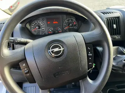 Opel Movano 2022 · foto 9