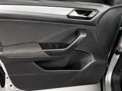 Volkswagen T-Roc 2023 · foto 17