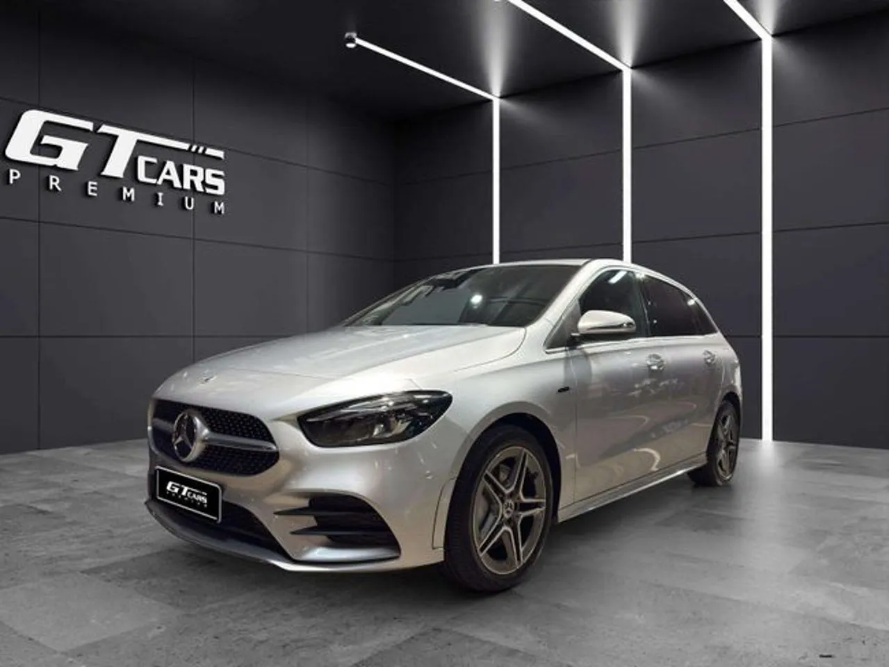 Mercedes-Benz Clase B 2021 en 2 islas · CEC