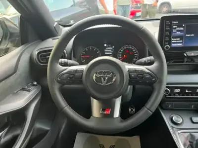 Toyota GR Yaris 2024 · foto 16