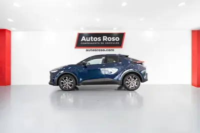Toyota C-HR 2024 · foto 2