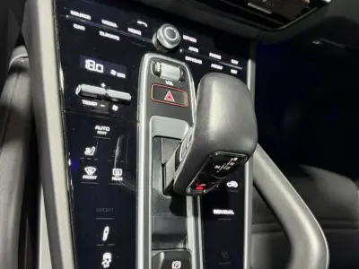 Porsche Cayenne Coupe 2023 · foto 6