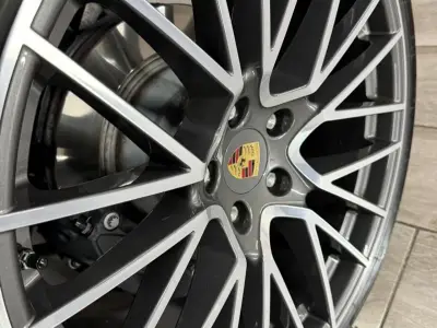 Porsche Cayenne Coupe 2023 · foto 11