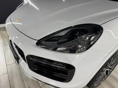 Porsche Cayenne Coupe 2023 · foto 10