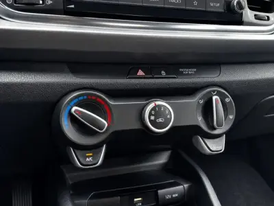 KIA Rio 2023 · foto 11