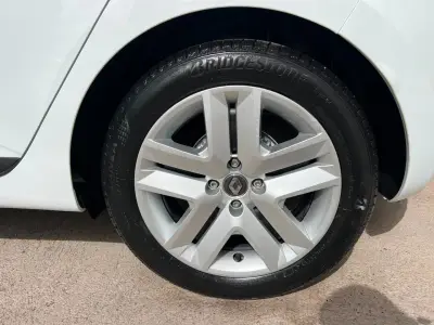 Renault Clio 2022 · foto 15