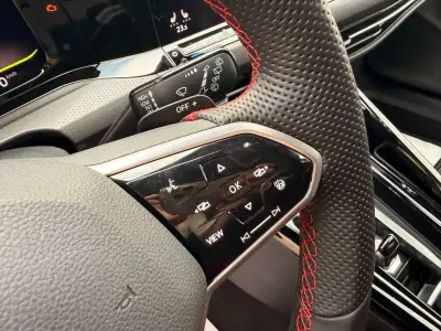 Volkswagen Golf GTI 2022 · foto 8