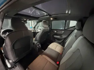Volvo XC40 2023 · foto 12