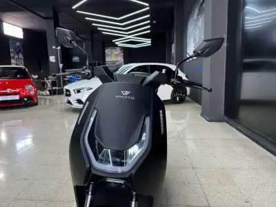 Vmoto E-Max 120 L 2025 · foto 2