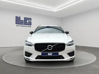 Volvo XC60 2021 · foto 2