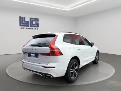 Volvo XC60 2021 · foto 4