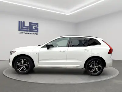 Volvo XC60 2021 · foto 7
