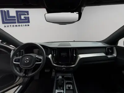 Volvo XC60 2021 · foto 16