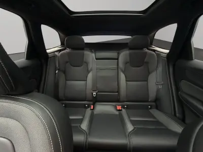 Volvo XC60 2021 · foto 15