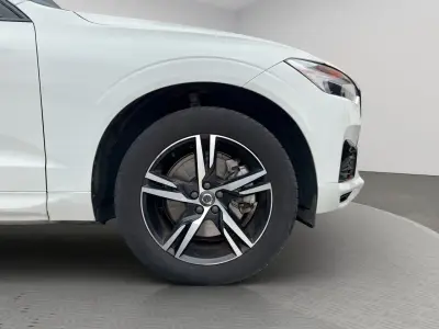 Volvo XC60 2021 · foto 8