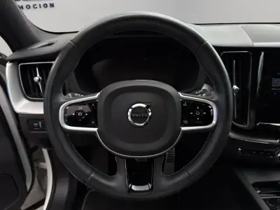Volvo XC60 2021 · foto 14