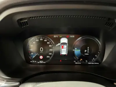 Volvo XC60 2021 · foto 9