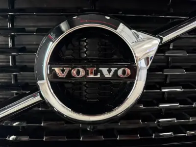 Volvo XC60 2021 · foto 16