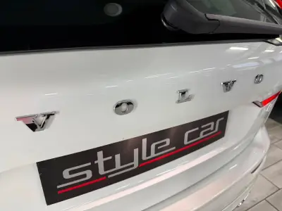 Volvo XC60 2021 · foto 14