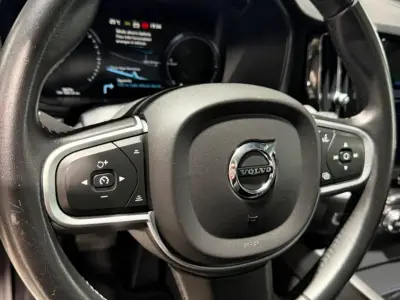 Volvo XC60 2021 · foto 7