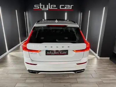 Volvo XC60 2021 · foto 3