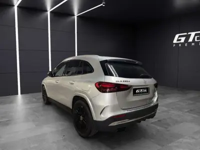 Mercedes-Benz GLA 2024 · foto 4