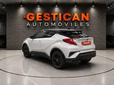 Toyota C-HR 2018 · foto 5