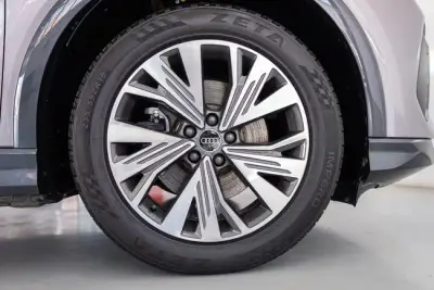 Audi Q4 e-tron 2021 · foto 8