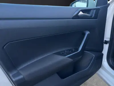 Volkswagen Polo 2023 · foto 8
