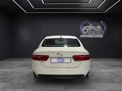 Jaguar XE 2017 · foto 7