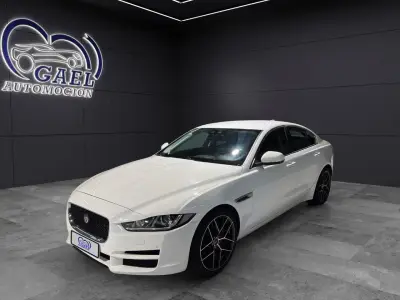 Jaguar XE 2017 · foto 3