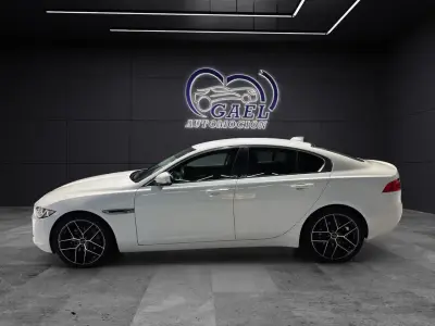 Jaguar XE 2017 · foto 2