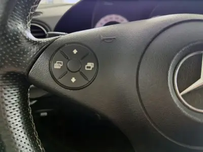 Mercedes-Benz Clase SL 2010 · foto 15