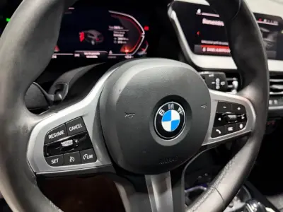 BMW Serie 1 2024 · foto 11
