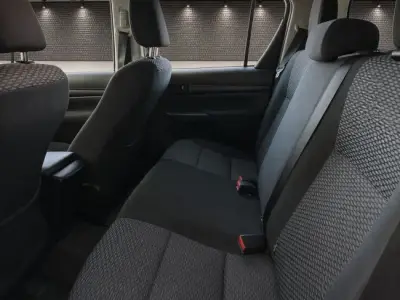 Toyota Hilux 2021 · foto 14