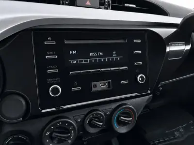 Toyota Hilux 2021 · foto 9