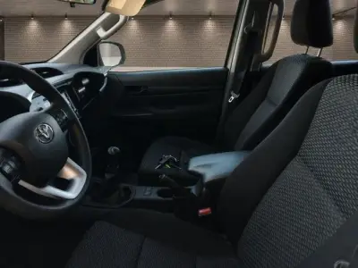 Toyota Hilux 2021 · foto 11
