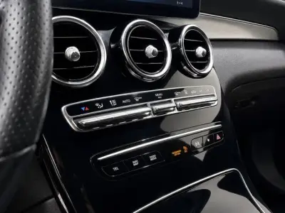 Mercedes-Benz GLC 2023 · foto 16