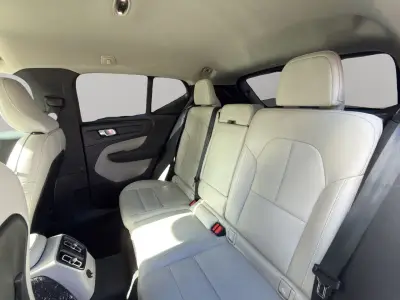 Volvo XC40 2021 · foto 16