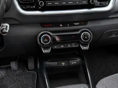 KIA Rio 2023 · foto 13
