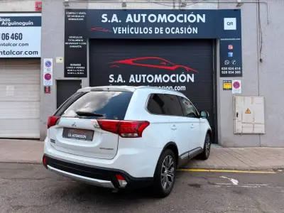Mitsubishi Outlander 2016 · foto 3